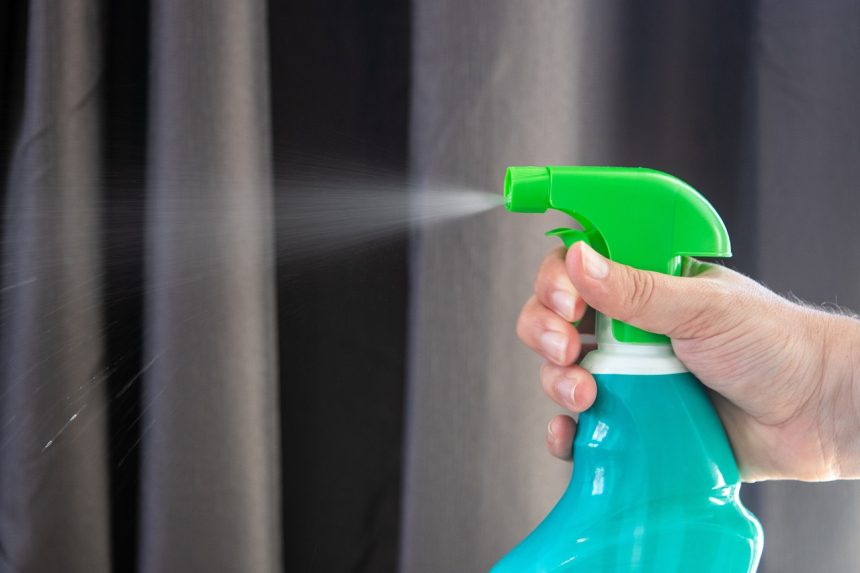 “Nossas casas estão limpas demais e deviam ter uma camada de germes”, diz pesquisadora