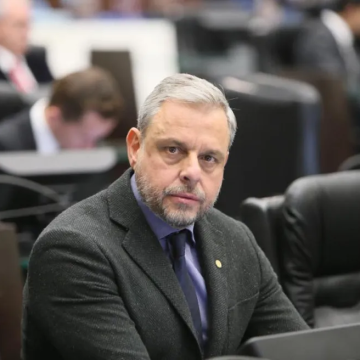 MP denuncia deputado Ricardo Arruda por ‘rachadinha’ e lavagem de dinheiro