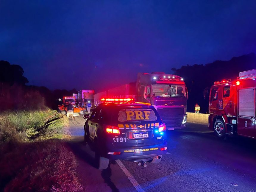 Dois homens morrem em engavetamento de seis veículos na BR-277, em Guarapuava