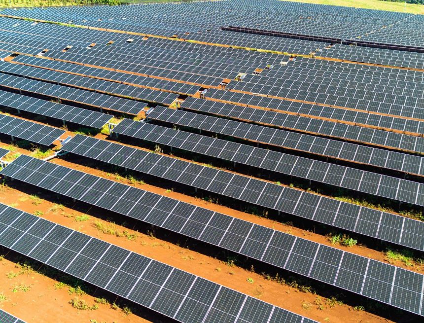 Usina com 9,7 mil placas solares já funciona em Sarandi; adesão ao projeto pode reduzir conta de energia