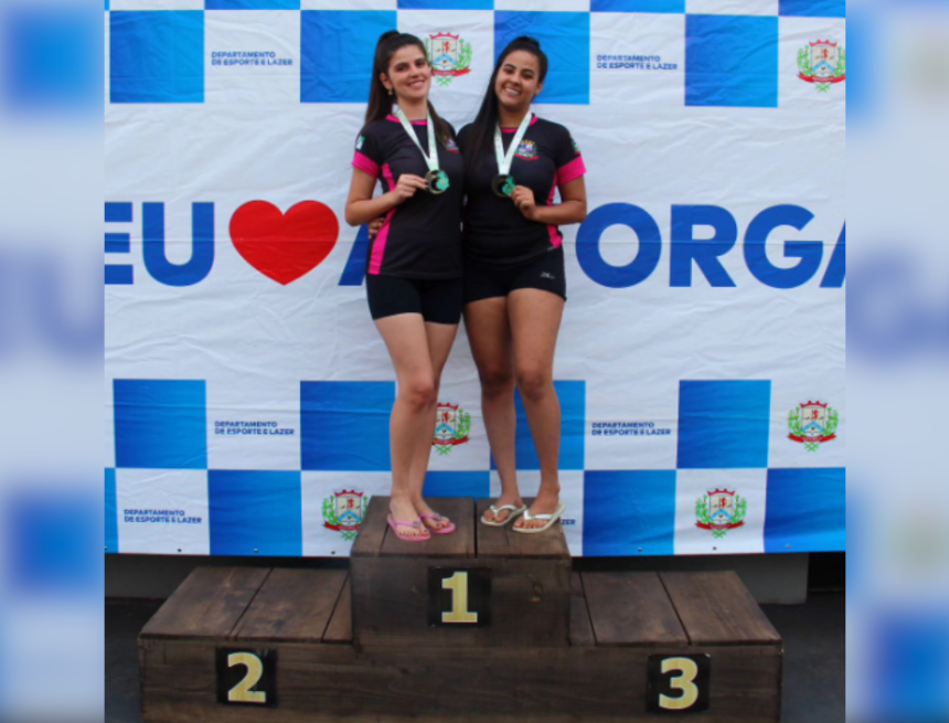Atletas de Sarandi conquistam ouro no Torneio de Vôlei de Praia da Amusep