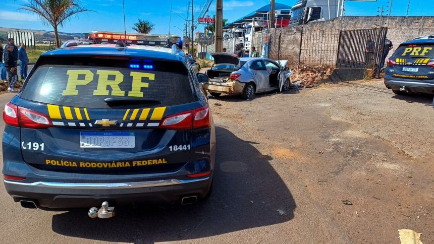 Perseguição na BR-376 termina em acidente e apreensão de 245 kg de maconha em Sarandi