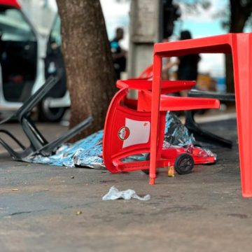 Homem é morto com mais de 10 tiros em bar de Sarandi; duas pessoas foram atingidas por balas perdidas