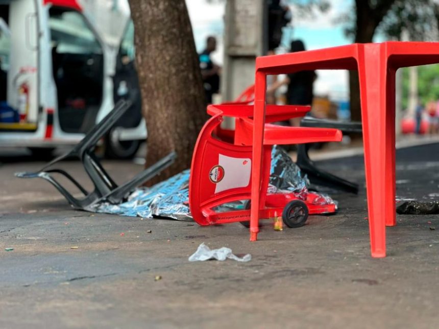 Homem é morto com mais de 10 tiros em bar de Sarandi; duas pessoas foram atingidas por balas perdidas