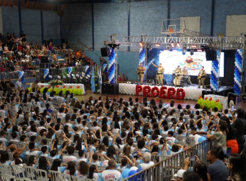 Sarandi realiza formatura do Proerd para mais de 650 alunos no Ginásio Tancredo Neves